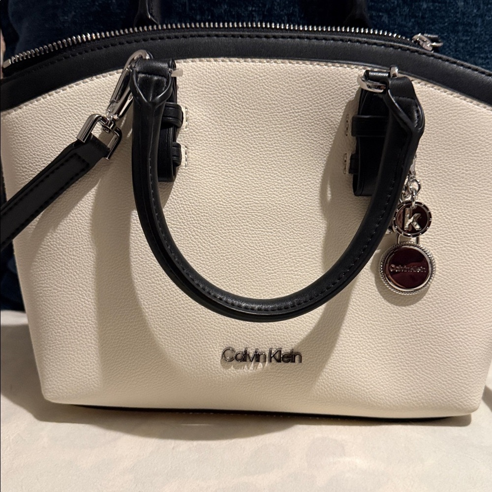 Calvin Klein Black and Cream Satchel - Picture 5 of 10